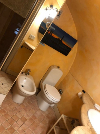Bathroom 5, Bella Mbriana rooms, Napoli