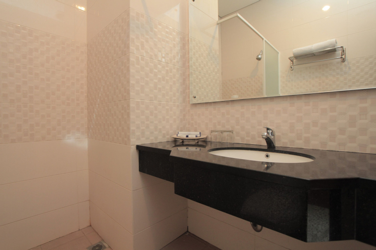 Bathroom 27