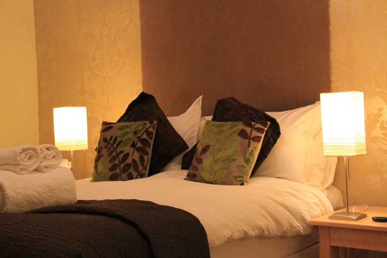 Bedroom 4, Annandale Arms Hotel, Dumfries and Galloway