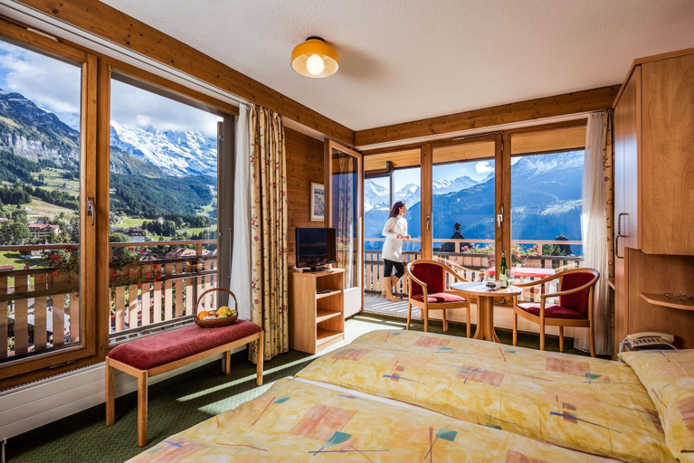 Bedroom 3, Hotel Jungfraublick, Interlaken