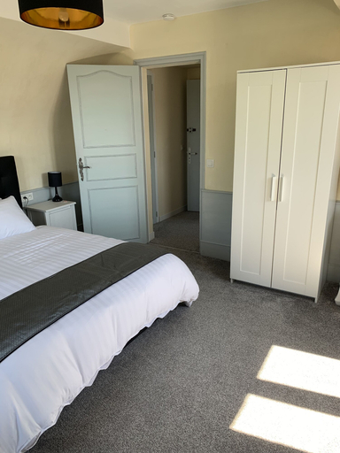 Bedroom 4, No 6 Bed & Breakfast, Mayenne
