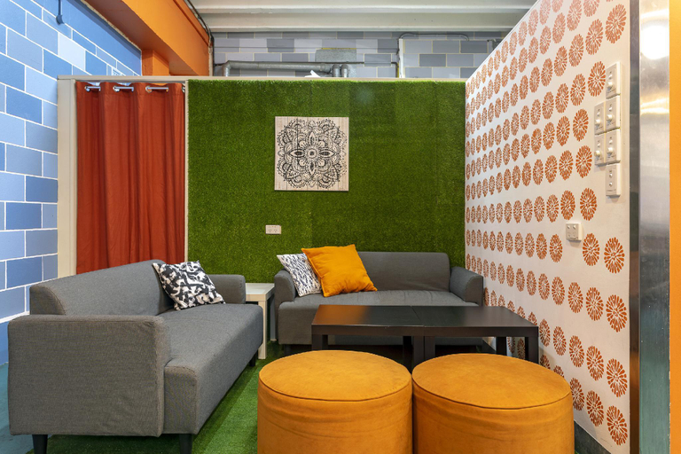 Public Area 4, Tequila Sunrise Hostel, Adelaide