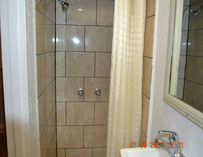 Bathroom 4, Monterey Inn Hotel, Los Angeles