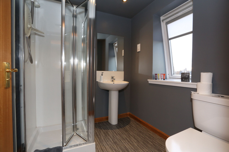 Bathroom 4, Hotel Square, Moray