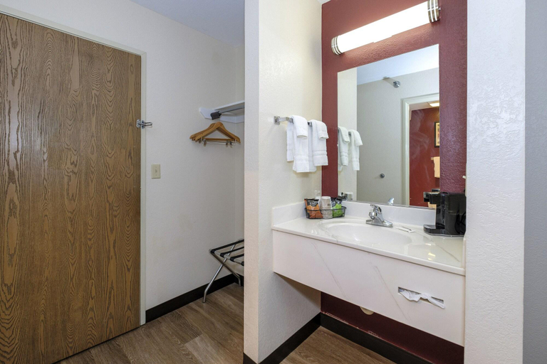 Bedroom 2, Holton Inn & Suites, Jackson