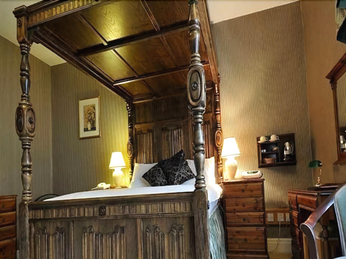 Public Area 2, Cotswold Gateway Hotel, Oxfordshire