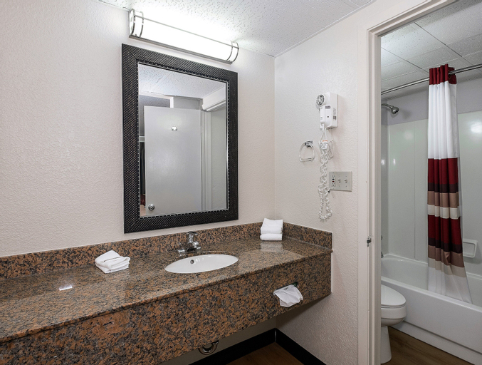 Bathroom 22