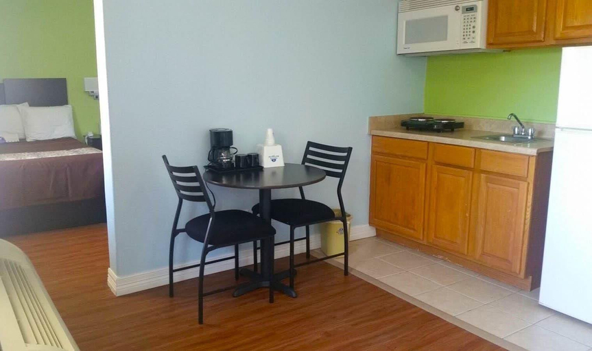 Bedroom 3, Americas Best Value Inn&Suites-Groves/Port Arthur, Jefferson