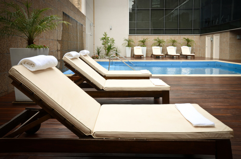Hotel Urbano Posadas, Capital