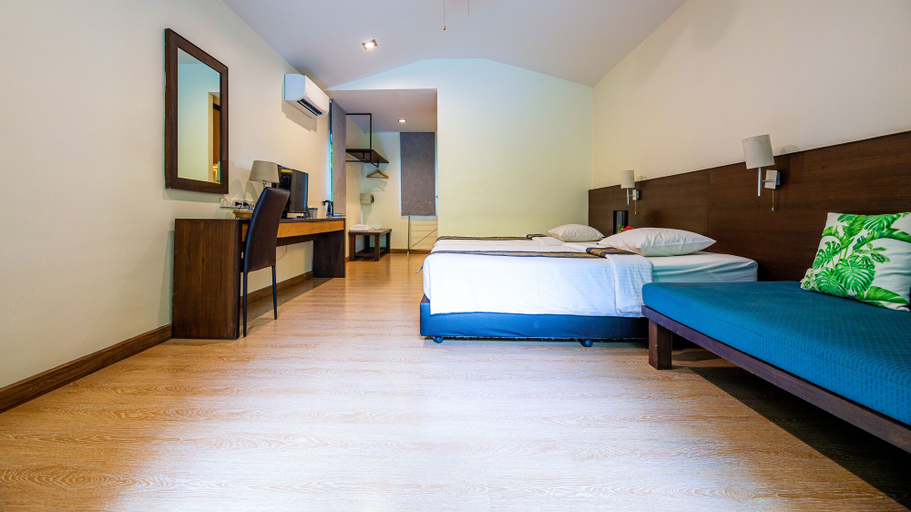 Baan Klang Aow Beach Resort, Bang Saphan