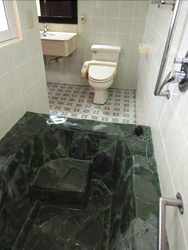 Bathroom 3, Hotel Asia, Cebu City