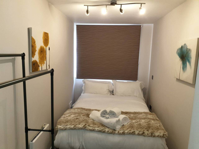 Bedroom 5, Birmingham Garnet, 3 Bedroom Apartment, Birmingham