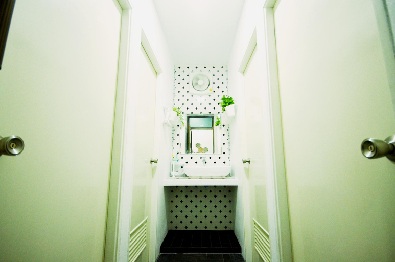 Bathroom 4, Early Bird Hostel Ayutthaya, Phra Nakhon Si Ayutthaya