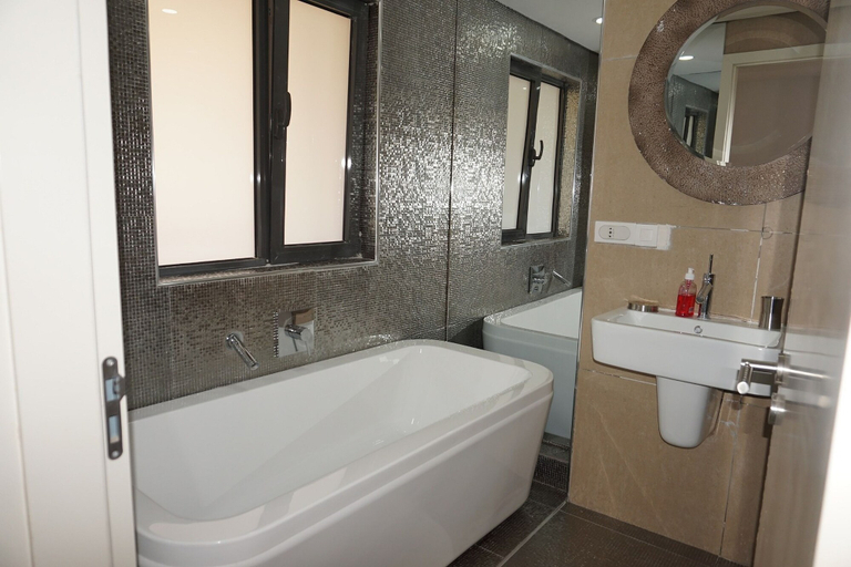Bathroom 4, Sephir Blanc, Dakar