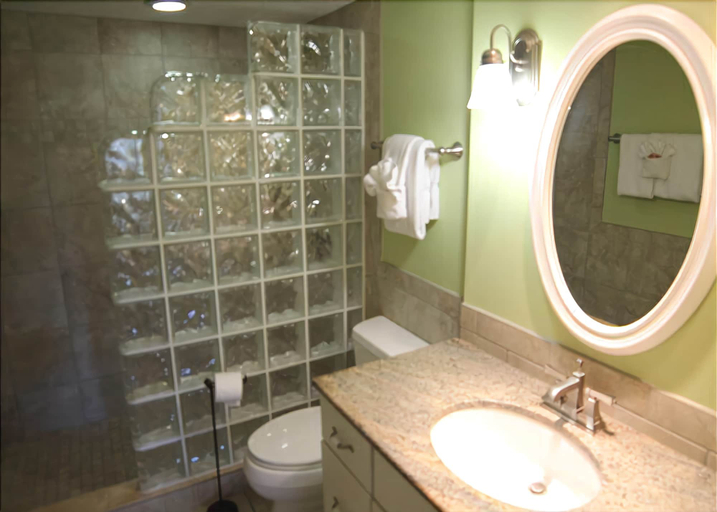 Bathroom 3, Colony Reef 1207, Saint Johns