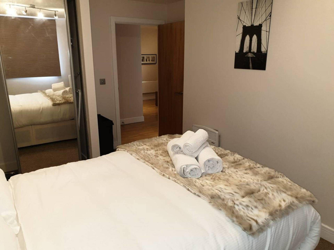 Bedroom 4, Birmingham Garnet, 3 Bedroom Apartment, Birmingham