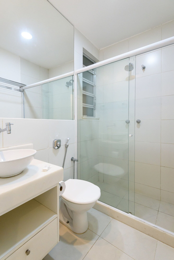 Bathroom 5, Omar do Rio - SL109, Rio de Janeiro