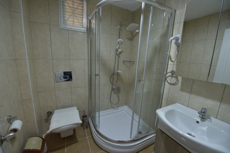 Bathroom 5, Nova Roma Hotel, Fatih