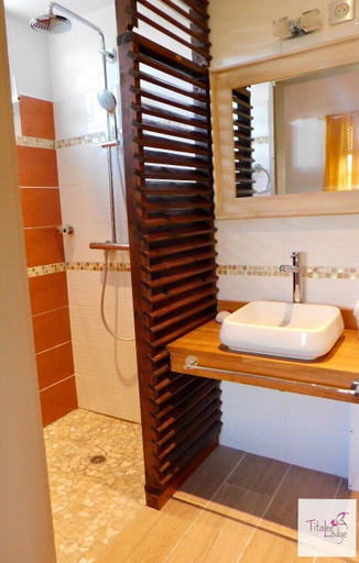 Bathroom 4, Titalee Lodge 3 Villas autour d'une piscine, Saint-François