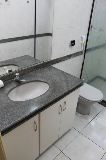 Bathroom 4, Confortável e Bem Localizado 3 Quartos, Cabo Frio