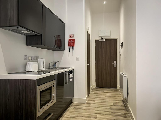 Others 5, Andromeda Premium, Southampton