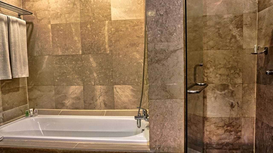 Bathroom 7