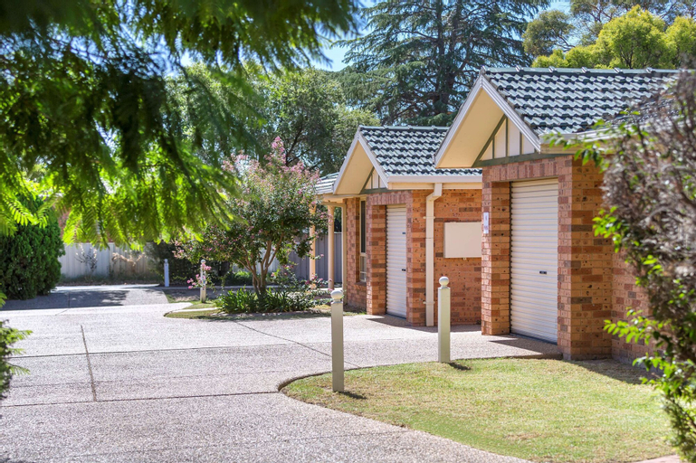 Exterior 14