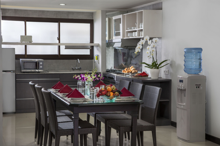 Dining Room 19