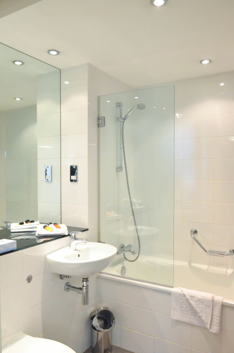 Bathroom 4, Liverpool City Centre by BridgeStreet, Sefton