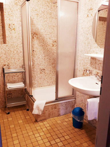 Bathroom 5, Gasthof zum Rassen, Garmisch-Partenkirchen