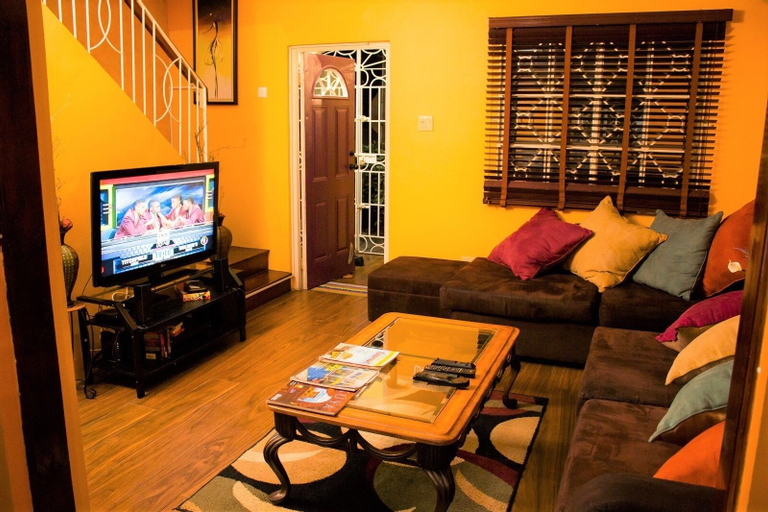 Stadium Gardens Suite,