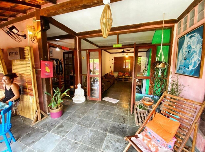 Public Area 2, Drifter Hostel, São Sebastião