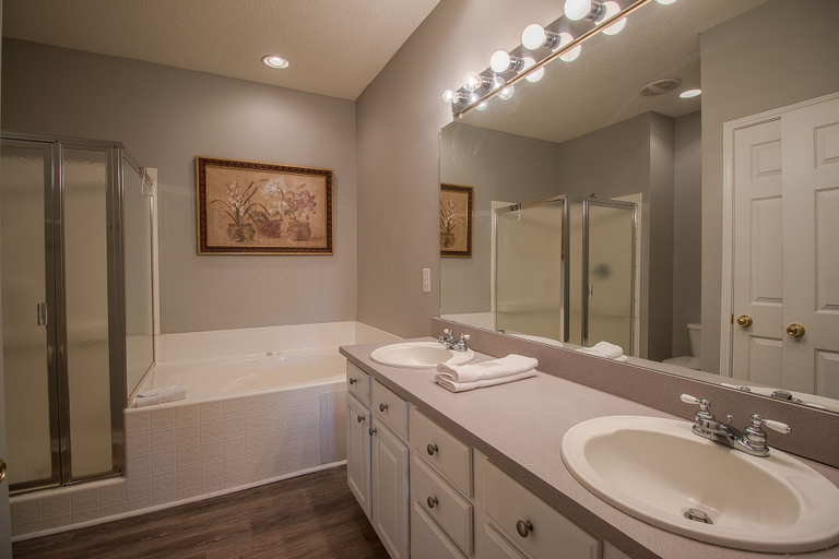 Bathroom 5, Legacy Villa 302, Harrison