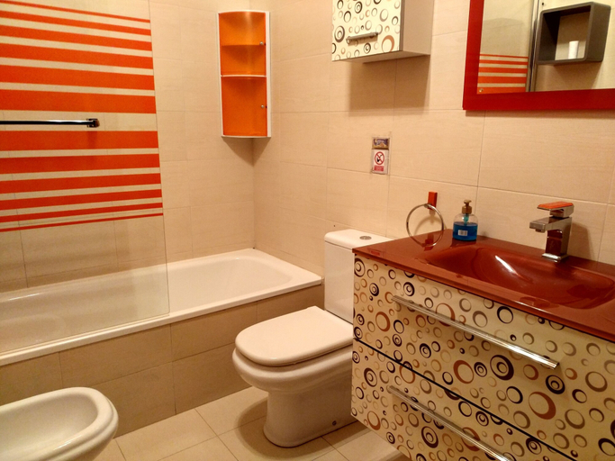 Bathroom 5, Jardines de Viana, Navarra