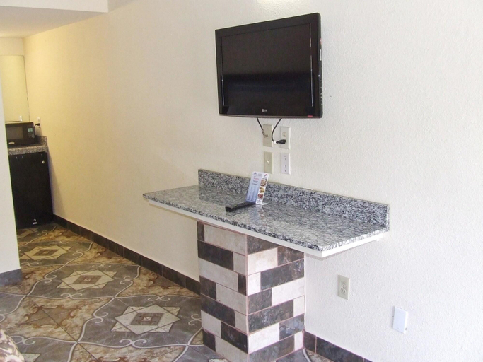Bedroom 4, Americas Best Value Inn Beaumont, TX, Jefferson