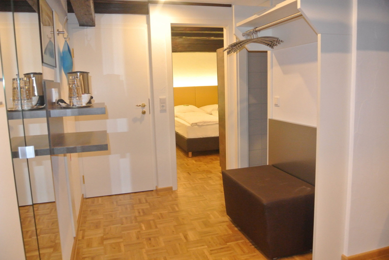 Bathroom 4, Hotel-Restaurant Goldenes Lamm, Ansbach