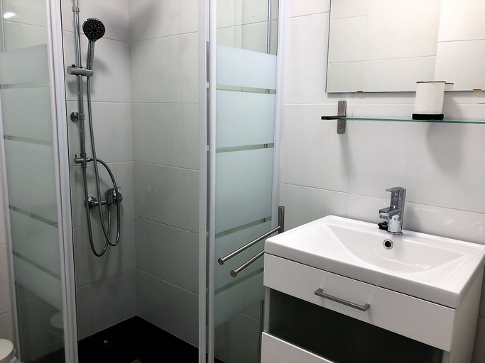 Bathroom 4, Sirena 3A Apartments Casasol, Málaga