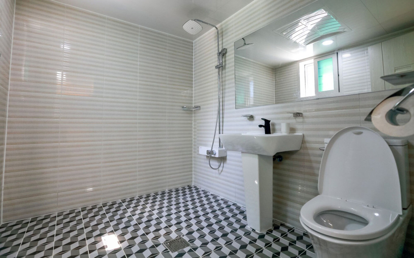 Bathroom 2, Seongju Pocheon Stream Pension, Seongju