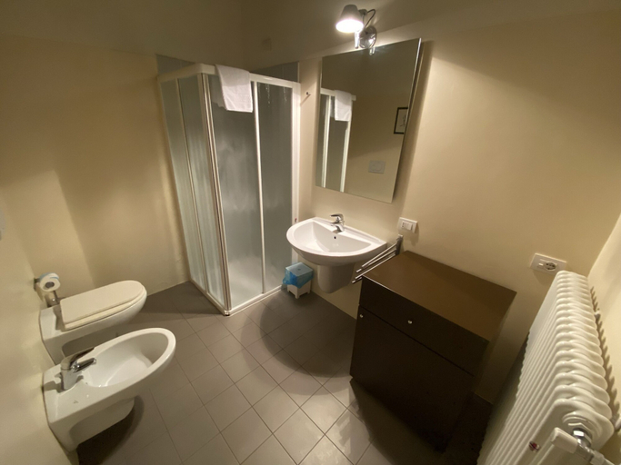 Bathroom 5, Locanda Torriani, Cremona