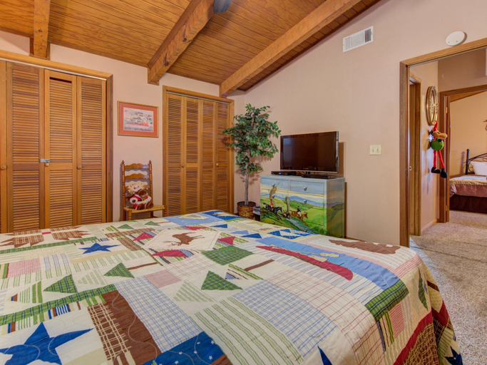 Bedroom 1, Moose Crossing by Jackson Mountain Homes, Sevier