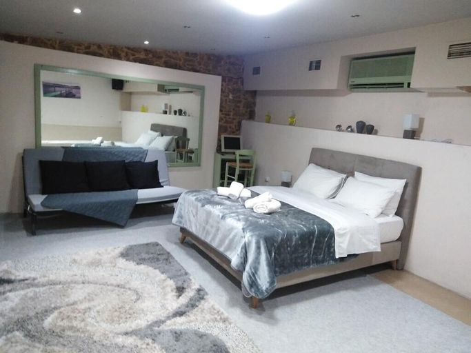 Bedroom 3, Stone Lobby 11, Attica