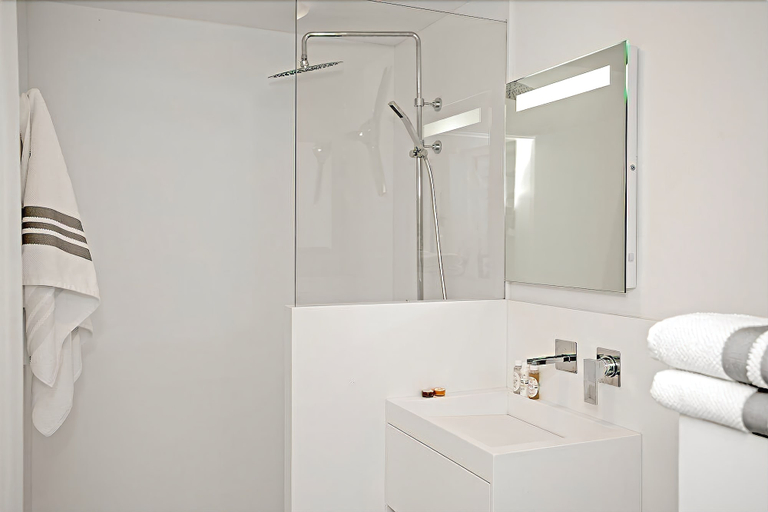 Bathroom 5, Villa ONE