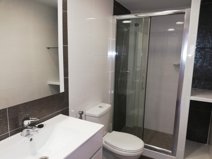 Bathroom 3, 48960869, Valencia