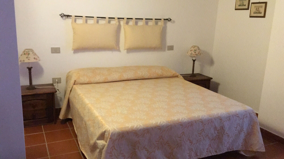 Bedroom 3, Agriturismo La Lungagnola, Livorno