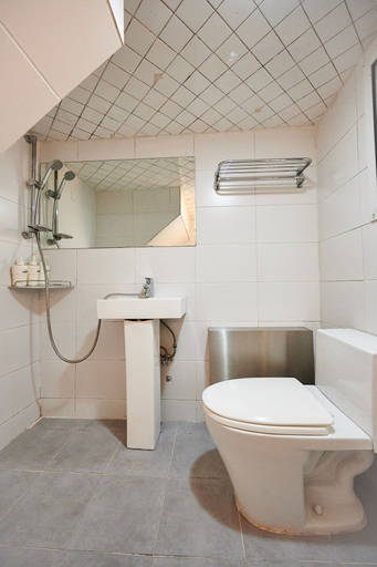 Bathroom 4, Queen House Hongdae, Mapo