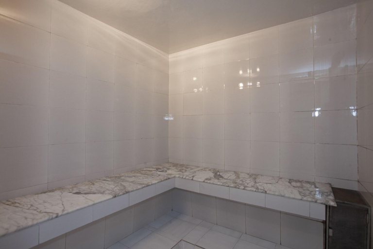 Bathroom 5, Lakeshore Hotel & Apartments, Dhaka