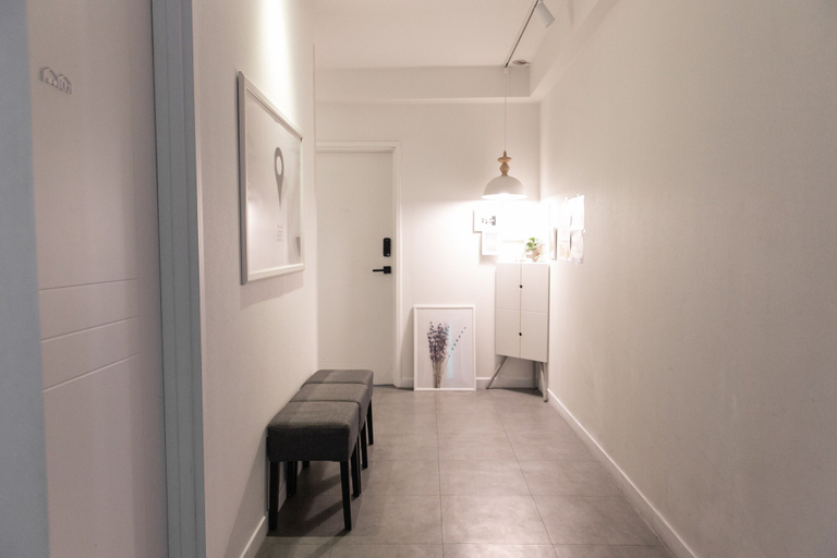 Public Area, Queen House Hongdae, Mapo