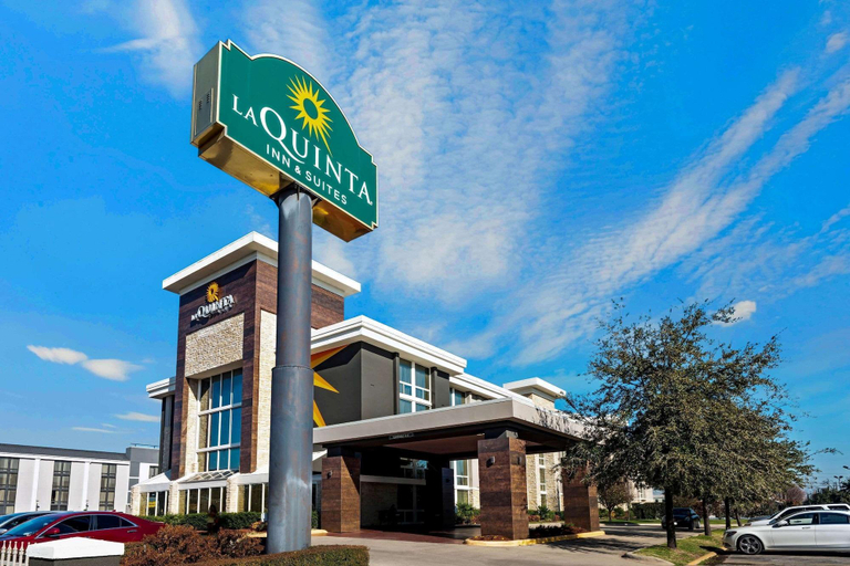 Exterior & Views 1, La Quinta Inn & Suites Dallas I-35, Dallas
