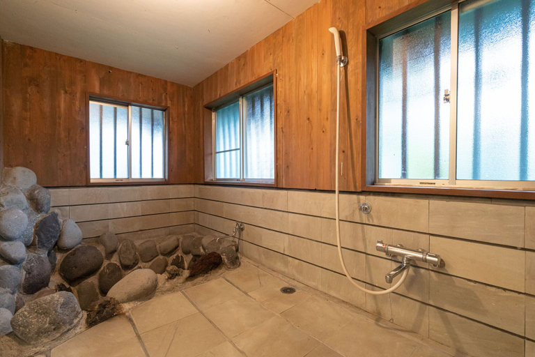 Bathroom 4, Angel Forest Izu Kogen, Itō