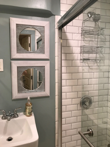 Bathroom 3, Funky, Jersey City